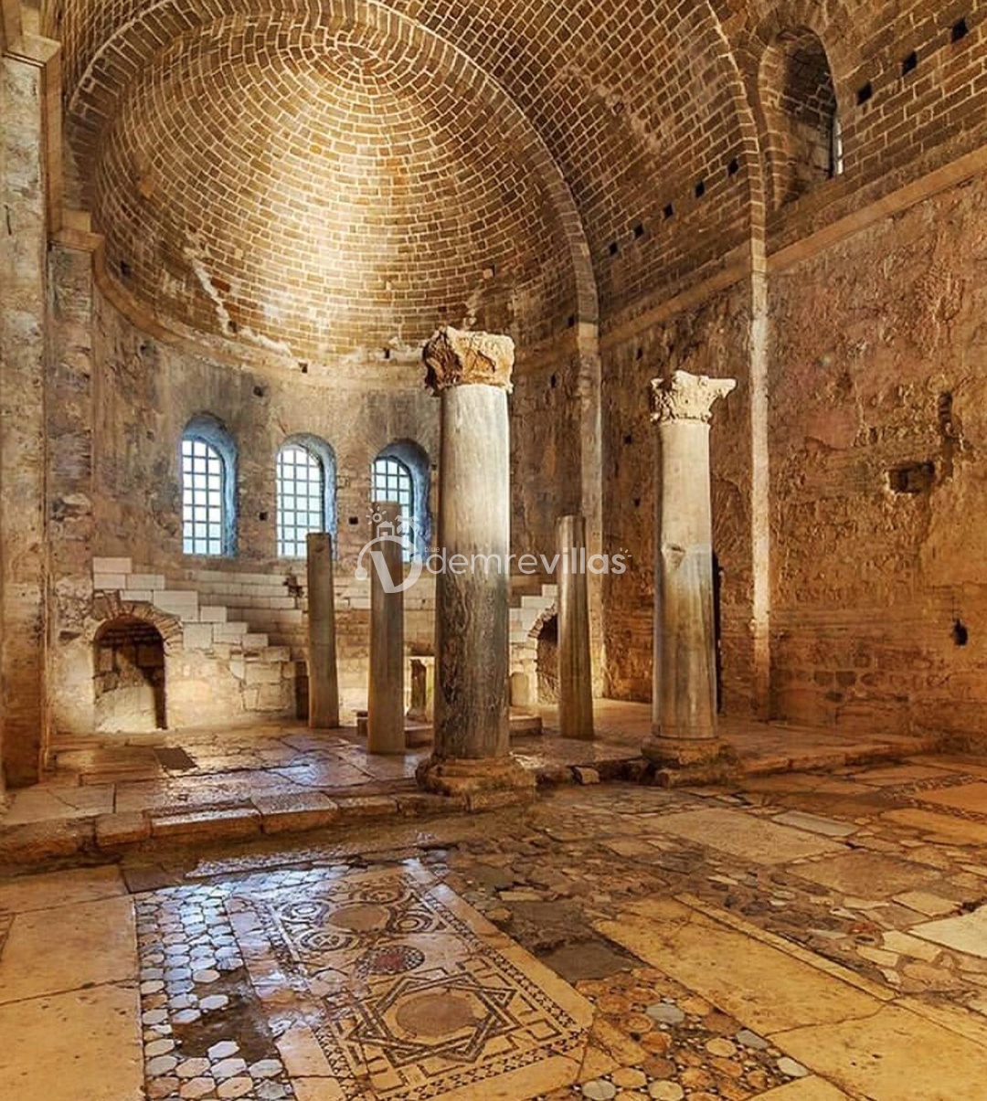 The Story of Saint Nicholas of Demre: A Biography Full of Tales