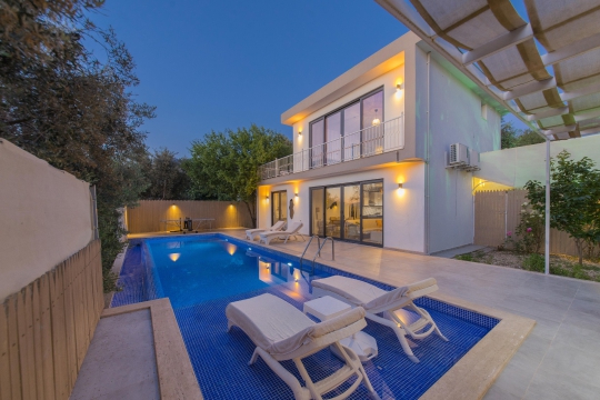 BLUE 8385 Kalkan/Üzümlü'de Muhafazakar Doğa Manzaralı Tatil Villası