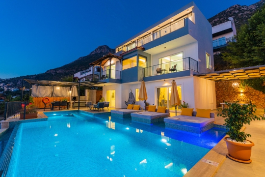 BLUE 7938 Kalkan Kızıltaş'da 6 Kişilik Kiralık Tatil Villası
