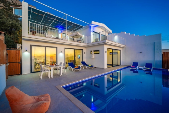 BLUE 7606 jakuzili villa- kapalı havuz- ısıtmalı havuz - deniz manzaralı