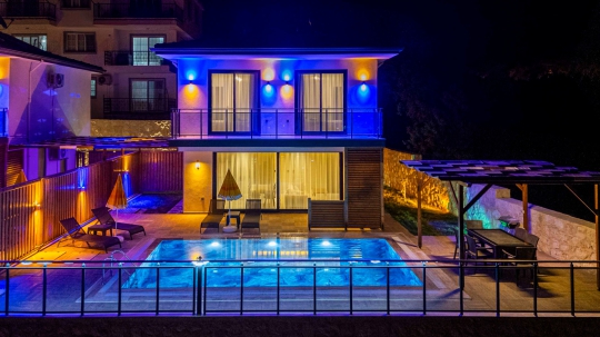 BLUE 8047 Kaş Ağullu'da 4 Kişilik Kiralık Tatil Villası