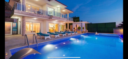 BLUE 7739 Kalkan İslamlar 6 Kişilik Kiralık Geniş Aile ve Arkadaş Grubu Villası