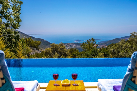 BLUE 7813 Kalkan İslamlar'da Çocuk Havuzlu Tatil Villası